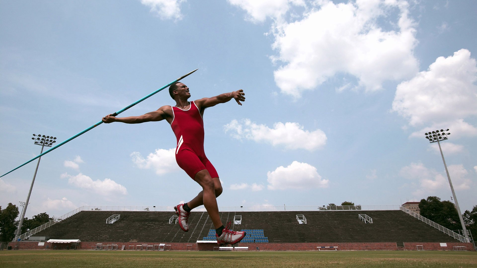 横扫与满分，北京队如何让马刺沉默，乔治如何征服全场